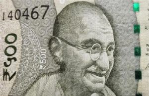 आजादी के 20 सालों बाद नोटों पर कैसे आई Gandhiji की तस्वीर?, दिलचस्प है Bapu की ये कहानी