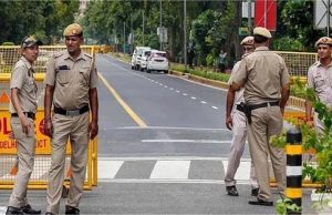 Dussehra समारोह के लिए Delhi-Noida के कई रास्ते बंद—घर से निकलने से पहले पढ़ें ट्रैफिक Advisory