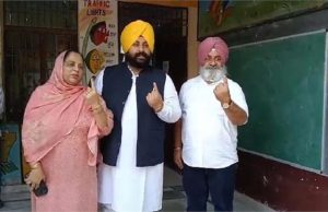 कैबिनेट मंत्री Harjot Singh Bains ने किया मतदान, लोगों से की ये अपील