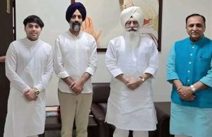 Punjab भाजपा प्रभारी Vijay Rupani ने डेरा ब्यास पहुंच Baba Gurinder Singh Dhillon और Jasdeep Singh Gill से लिया आशीर्वाद