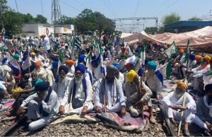किसानों ने आज पूरे राज्य में 2 घंटे के लिए ‘रेल रोको’ का किया आह्वान, ये जिले रहेंगे प्रभावित
