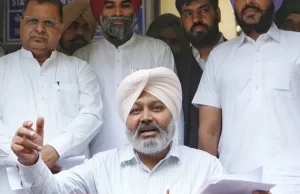 Punjab: राज्य चुनाव आयुक्त से AAP प्रतिनिधिमंडल ने की मुलाकात, आचार संहिता को लेकर की ये मांग