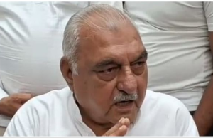 चुनाव:Hooda ने Anirudh को मंत्री बनाने का किया इशारा, Virender Sehwag की झलक पाने को बेताब दिखी तोशाम की जनता