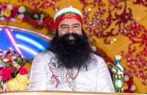 जेल से बाहर आया Ram Rahim, Honeypreet के साथ यूपी रवाना; Haryana में कहीं भी जाने की इजाजत नहीं