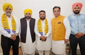 Punjab में उपचुनाव से पहले कांग्रेस को बड़ा झटका, इन 2 बड़े नेताओं ने थामा AAP का दामन