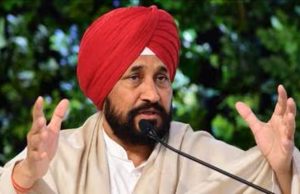 Punjab महिला आयोग ने MP Charanjit Channi को जारी किया नाेटिस