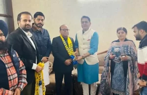 Jalandhar में Congress को बड़ा झटका, पूर्व मेयर Jagdish Raja ने थामा AAP का दामन