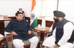 Harjot Bains ने Nitin Gadkari से की मुलाकात, सड़क को चार-लेन बनाने की रखी मांग