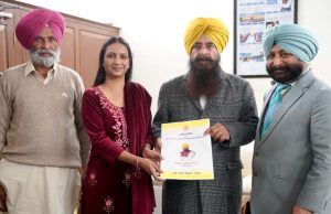 Gurmeet Singh Khudian ने 11 युवाओं को पशुपालन विभाग में सौंपे नियुक्ति पत्र