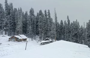 Jammu – Kashmir में हाड़ कंपानेवाली ठंड, पारा माइनस 22 डिग्री सेल्सियस तक पहुंचा