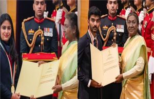 मनु भाकर-गुकेश समेत 4 खिलाड़ियों को मिला खेल रत्न, राष्ट्रपति मुर्मू ने राष्ट्रपति भवन में खेल आइकनों का सम्मान किया