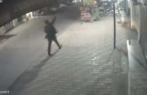 Kapurthala में पूर्व सरपंच के घर के सामने चली गोलियां, घटना CCTV में कैद