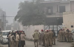 जेल में बंद Khalistan समर्थक Amritpal Singh के पिता को पुलिस ने किया नजरबंद