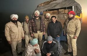 मोहाली पुलिस ने 250 शराब की पेटियों से भरी पिकअप वैन पकड़ी, 2 नशा तस्कर गिरफ्तार