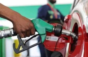 सरकार ने Petrol – Diesel पर 2 रुपए टैक्स बढ़ा दिया है, आम आदमी की जेब पर इसका कितना असर पड़ेगा