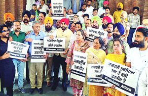 Punjab में कानूनी और अवैध रूप से रह रहे पाकिस्तानियों को वापिस भेजने के लिए भाजपा शिष्टमंडल ने DC को दिया ज्ञापन