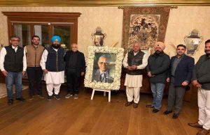 Radisson Hotel के मालिक Gautam Kapoor के पिता मदन लाल कपूर के निधन पर दुख जताने पहुंचे LoP प्रताप सिंह बाजवा