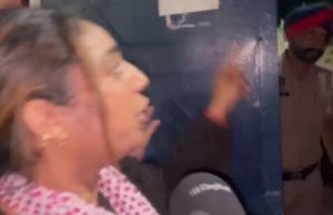 Jalandhar में नाबालिग को हिरासत में लेने पर हंगामा:थाने का गेट बंद किया, मां बोलीं-बेटे को कुछ हुआ, तो जान दे दूंगी