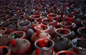 कंपनियों ने कमर्शियल गैस सिलेंडर की सप्लाई की बंद,हालात बिगड़ने की संभावना बढ़ी