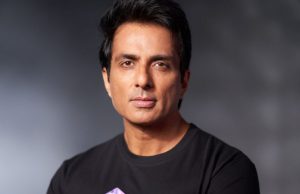 दुबई में फंसे लोगों की मदद के लिए आगे आए सोनू सूद, बोले- हमसे संपर्क करें