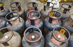 महंगाई की मार! ₹218 तक कॉमर्शियल गैस सिलेंडर के बढ़े दाम, जानें घरेलू Cylinder का क्या रहा हाल