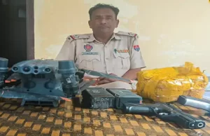Amritsar में 2 किलो हेरोइन और ग्लॉक पिस्तौल बरामद:ड्रोन से हो रही थी तस्करी, पुलिस और BSF ने चलाया जॉइंट ऑपरेशन