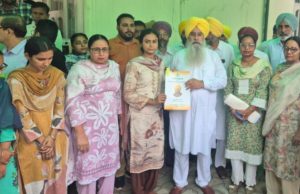 Punjab News: आंगनवाड़ी वर्करों को मंत्री गुरमीत सिंह खुड्डियां ने बांटे नियुक्ति पत्र, कहा- मैरिट के आधार पर हुई भर्ती