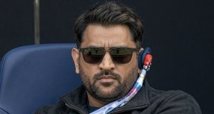 MS Dhoni के कान में दिखी अनोखी टेक्नोलॉजी, मिनटों में जानिए क्या है यह डिवाइस