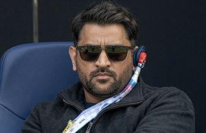 MS Dhoni के कान में दिखी अनोखी टेक्नोलॉजी, मिनटों में जानिए क्या है यह डिवाइस