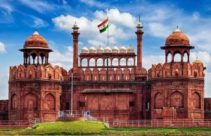 Delhi के लाल किले को मिली बम से उड़ाने की धमकी, मचा हड़कंप