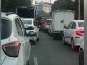 Jalandhar के सबसे व्यस्त रूट पर लगा लंबा जाम:गुरु नानक मिशन चौक से BMC चौक तक वाहन फंसे, यात्री परेशान