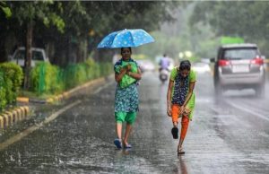 Jalandhar में भी बरसे बादल:पंजाब के 10 जिलों में आज अलर्ट, तापमान 1.1 डिग्री गिरा Chandigarh-Mohali में बारिश