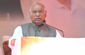 मैंने वही वंदे मातरम् गाया जो गांधी और वाजपेयी गाते थे’, विवाद पर खरगे की सफाई