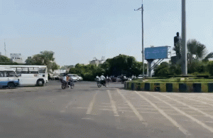 Amritsar में चक्काजाम खत्म, भंडारी पुल खुला: Dr. Ambedkar के अपमान पर प्रदर्शन कर रहे थे; बैरिकेडिंग को लेकर पुलिसकर्मी आपस में उलझे