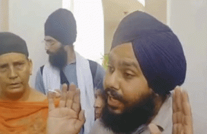 जालंधर के स्कूल में बच्चे को किडनैप करने की कोशिश:मां के पीछे-पीछे अंदर घुसा, एडमिशन की बात कही, बार-बार बदले बयान; लोगों ने पकड़ा