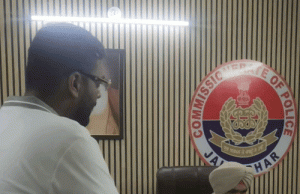 Jalandhar में नशा तस्कर की शिकायत ASI ने की बदसलूकी:पीड़ित से दुर्व्यवहार व कांग्रेस नेता से बहस का वीडियो वायरल