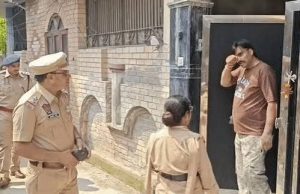 Jalandhar- जिसे फरार बताया, वह घर में सोता मिला:पुलिस ने डोरबेल बजाई तो आंखें मलते बाहर आया; बुलडोजर से घर तोड़ना था