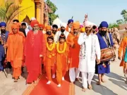Jalandhar से सुबह 9 बजे रवाना हुई शोभायात्रा शाम 8.30 बजे पहुंची भगवान वाल्मीकि तीर्थ, जगह-जगह फूलों से हुआ स्वागत