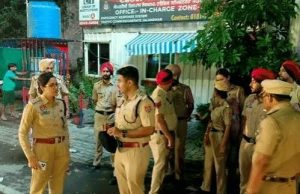 Jalandhar में खुलेआम शराब पीने वालों पर एक्शन:10 राउंड अप, रेहड़ियों-ठेकों पर गिलास देकर पिलाई जा रही थी; चेकिंग में खुलासा