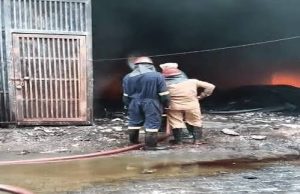 Ludhiana की Rubber Factory में आग : शार्ट सर्किट से फैली चिंगारी; 3 घंटे बाद 8 दमकल गाड़ियों ने पाया काबू
