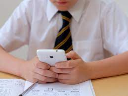 phone ban in uk schools