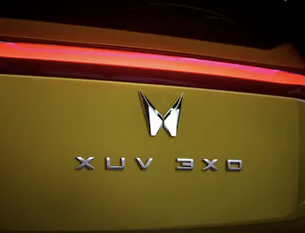 mahindra-xuv-3xo-1-2024-04-d8d26ef8aeed05269a590351c67c6e55-scaled
