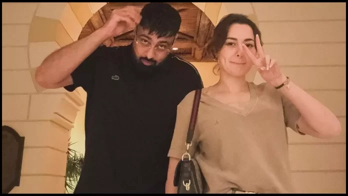 23_04_2024-23_04_2024-badshah_resuce_pakistani_actress__hania_amir_in_dubai__23702830_9356314